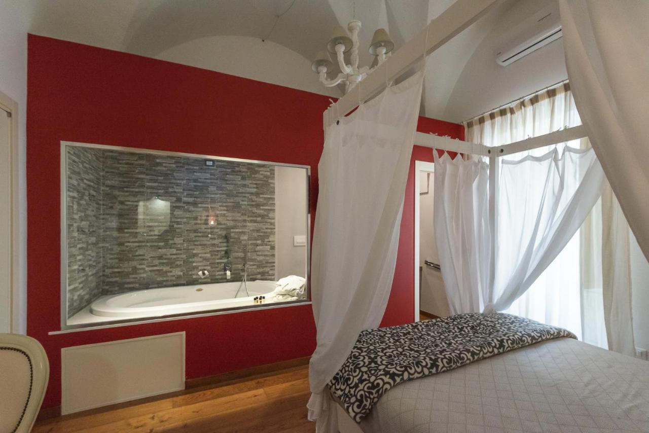 Le Nicchie Luxury Rooms Lecce Kültér fotó