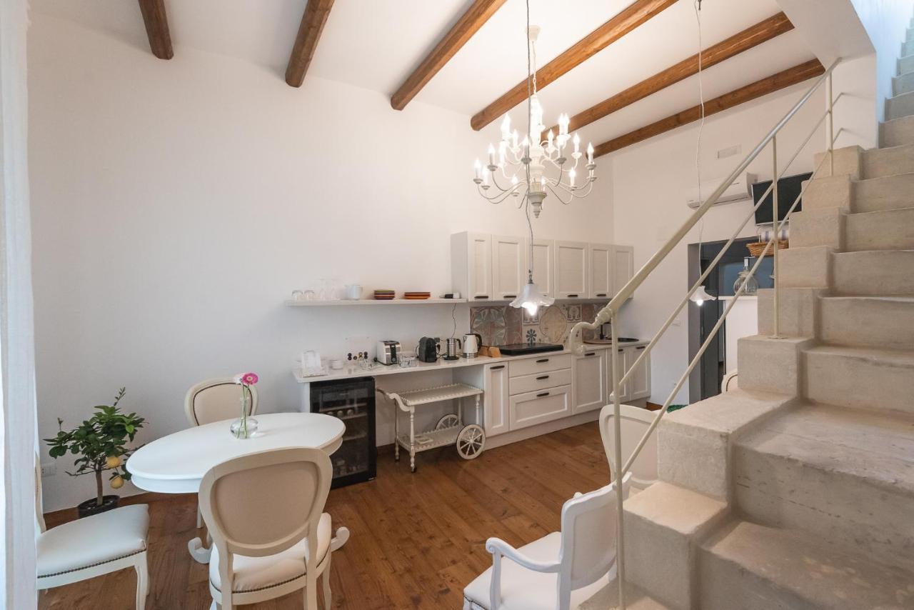 Le Nicchie Luxury Rooms Lecce Kültér fotó