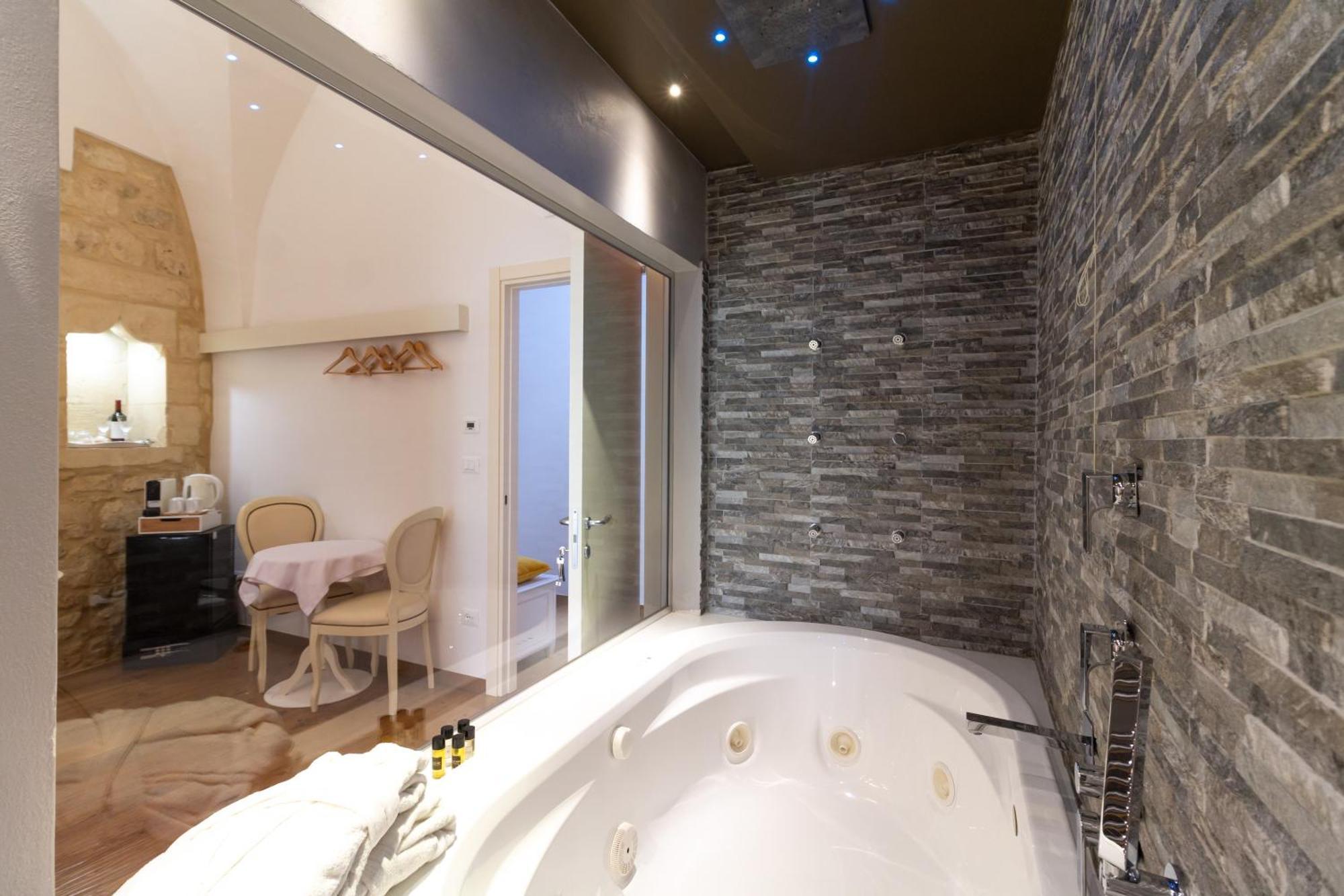 Le Nicchie Luxury Rooms Lecce Kültér fotó